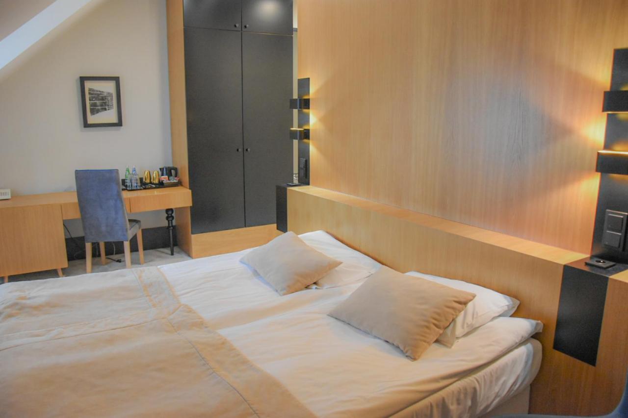 ראדום Hotel Nihil Novi מראה חיצוני תמונה