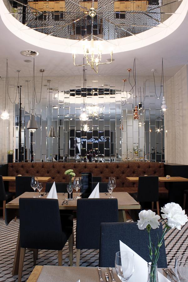 ראדום Hotel Nihil Novi מראה חיצוני תמונה